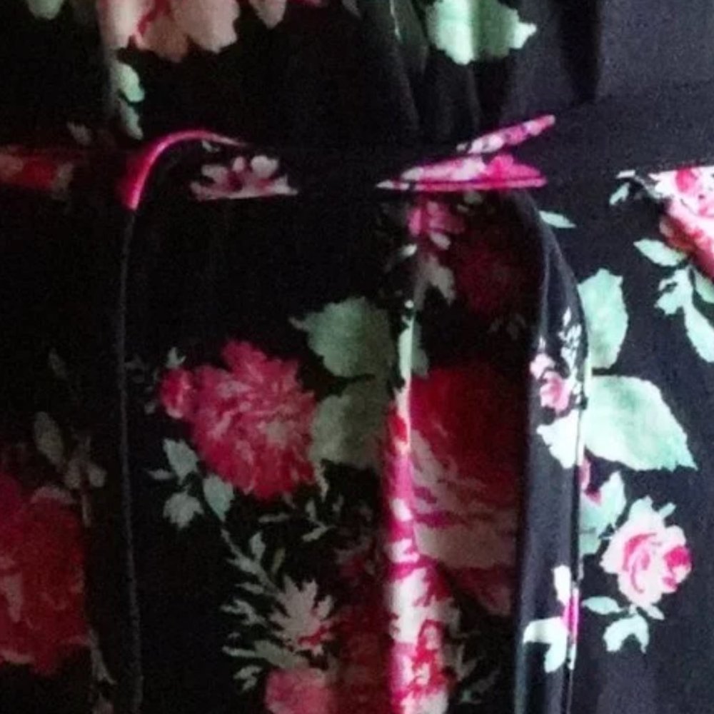 Fitted Flower Dress - Picture 8 of 11
